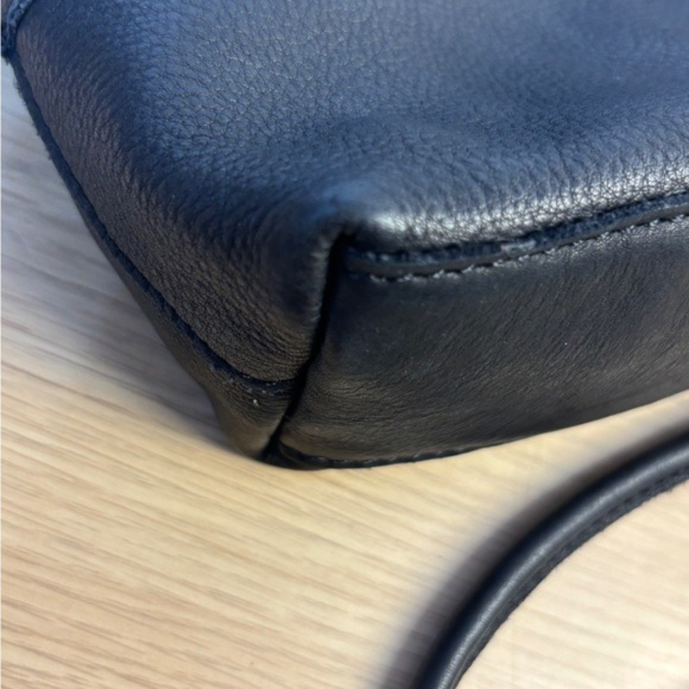 Margot New York Black Genuine Leather Crossbody‎ Bag and Matching Wallet Set - Picture 6 of 10